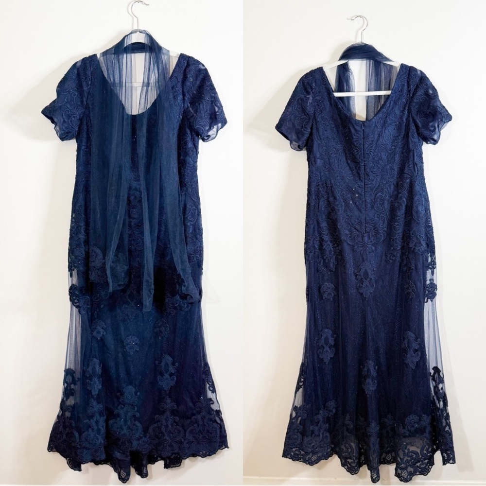 Montage for Mon Cheri Navy Blue Formal Gown Size 18